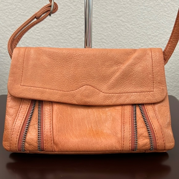 Day & Mood by Anthropology Handbags - Anthropology Day & Mood peachy leather crossbody bag